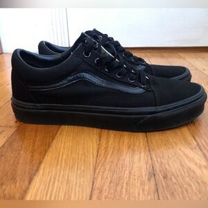 LIKE NEW VANS Old Skool Canvas Shoe, All Black, Size 7.5